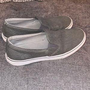 Men’s Eddie Bauer Slip On shoes sz 12